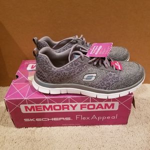 Brand New Skechers Flex Appeal size 10